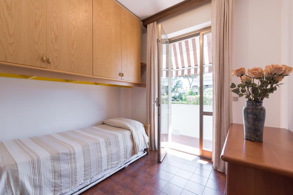 Comfort Beach House Marina di Massa Eksteriør billede