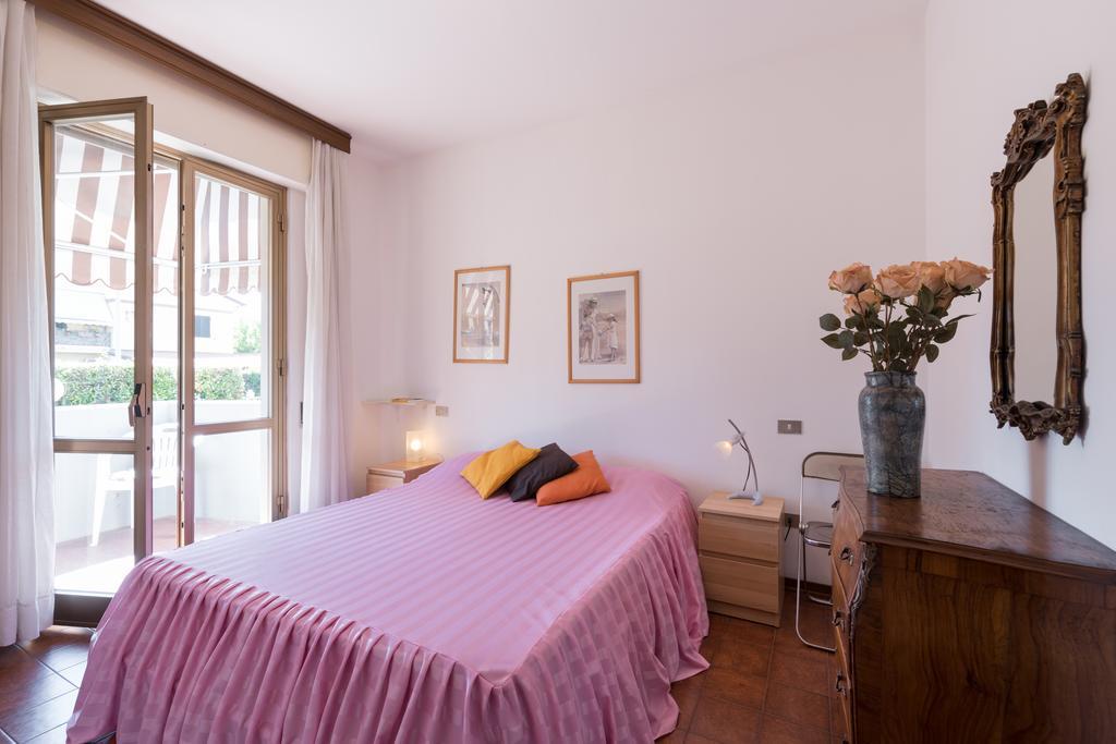 Comfort Beach House Marina di Massa Eksteriør billede